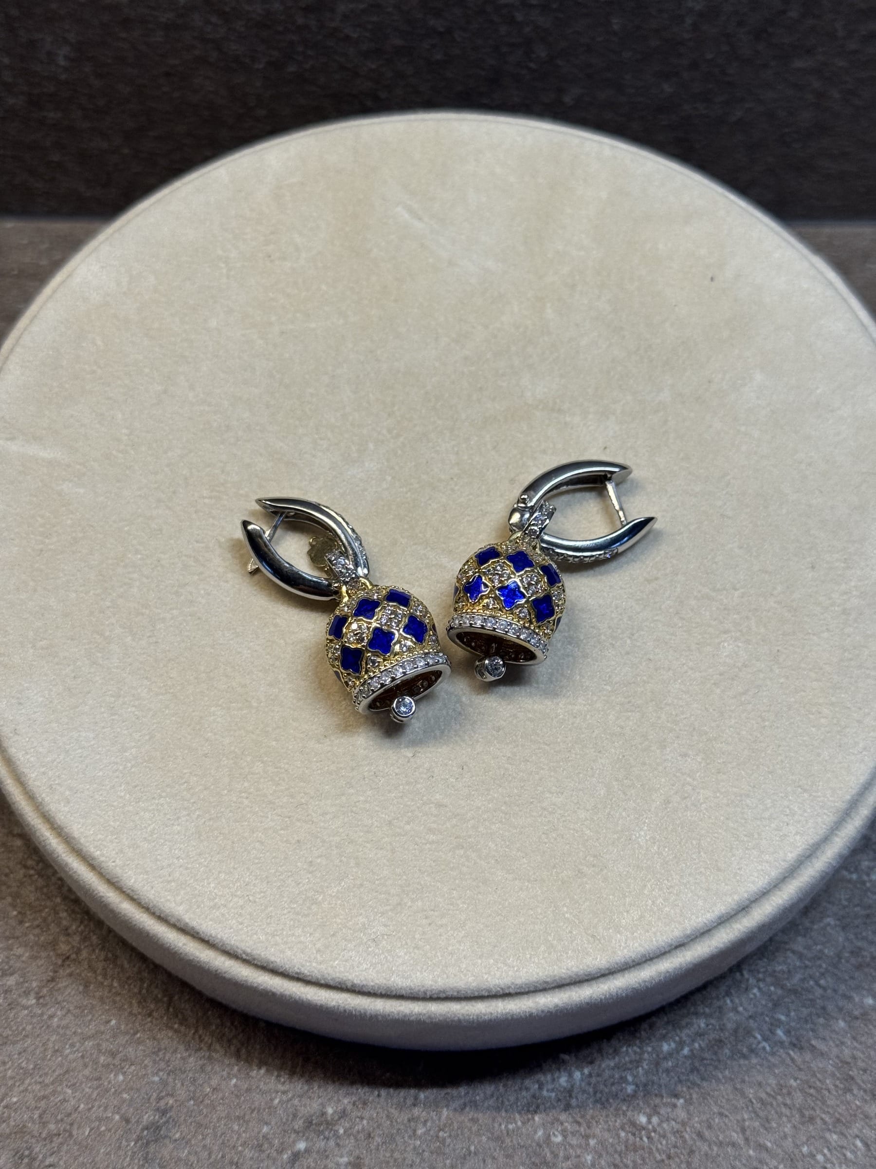 Orecchini harlequin pavé diamanti smalto blu