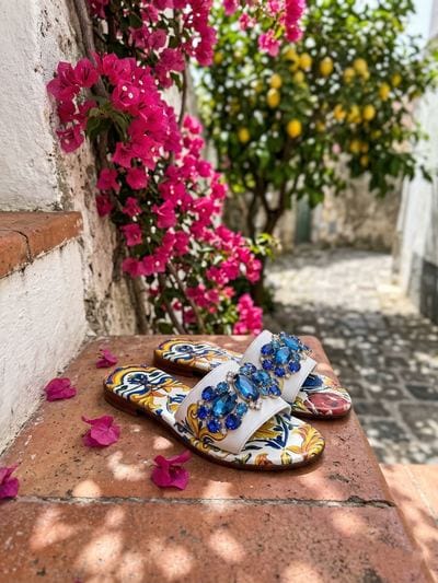 Maiolica Blu — Vicolo Bouganville