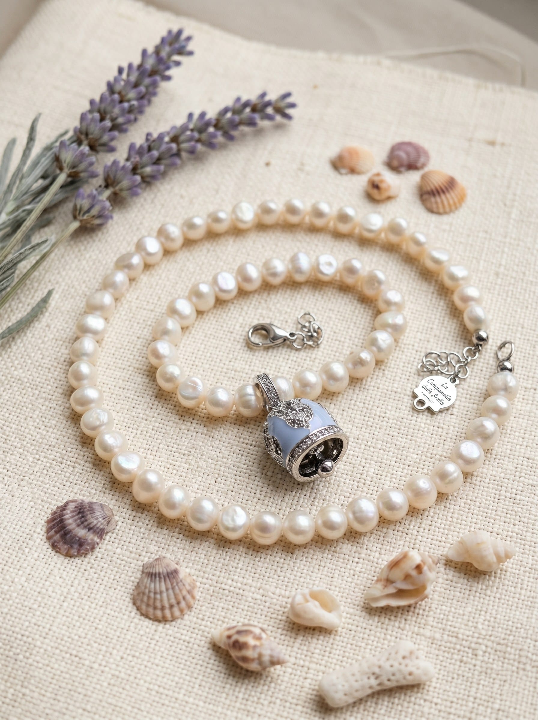 Collana perle con campanella e lavanda